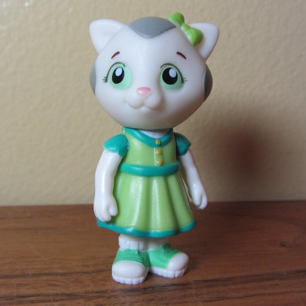 5 for $30 - daniel tiger Katerina Kittycat cat figure (W4663)